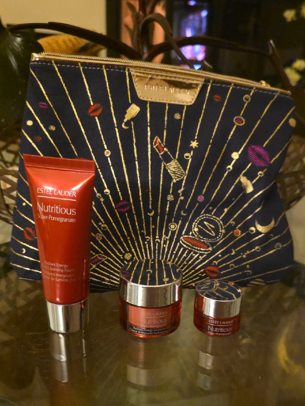 Estée Lauder Nutritious Super-Pomegranate Skincare  Cosmetic Bag 4pc